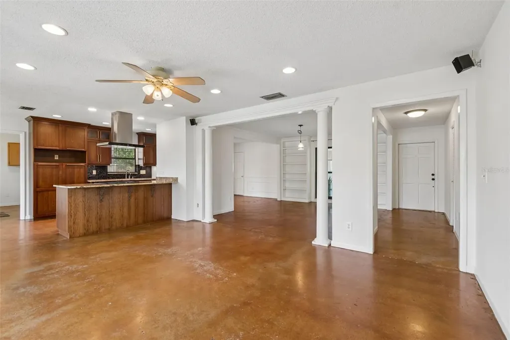 13338 Lake George Lane Tampa FL 33618