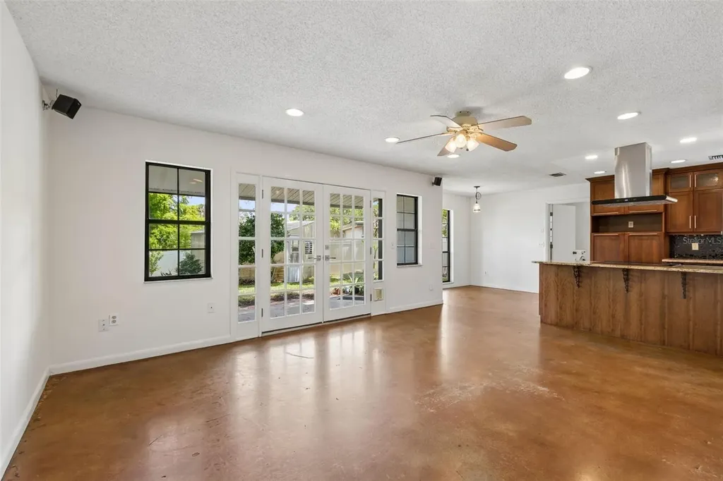 13338 Lake George Lane Tampa FL 33618