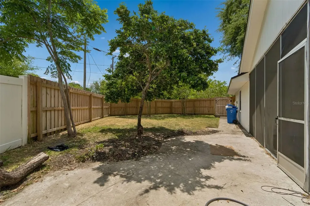 13338 Lake George Lane Tampa FL 33618