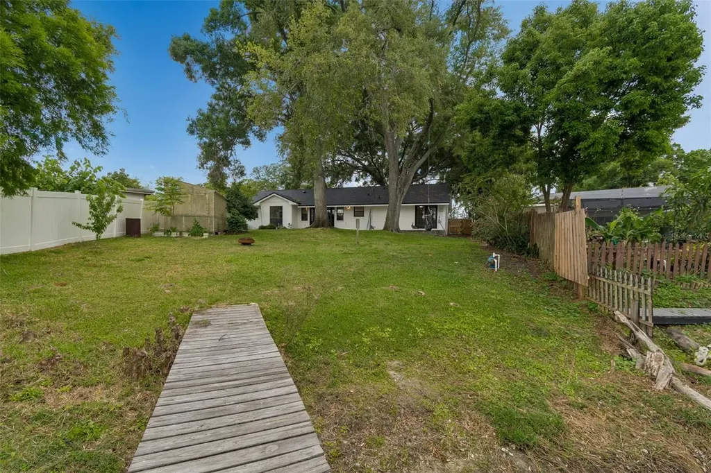 13338 Lake George Lane Tampa FL 33618