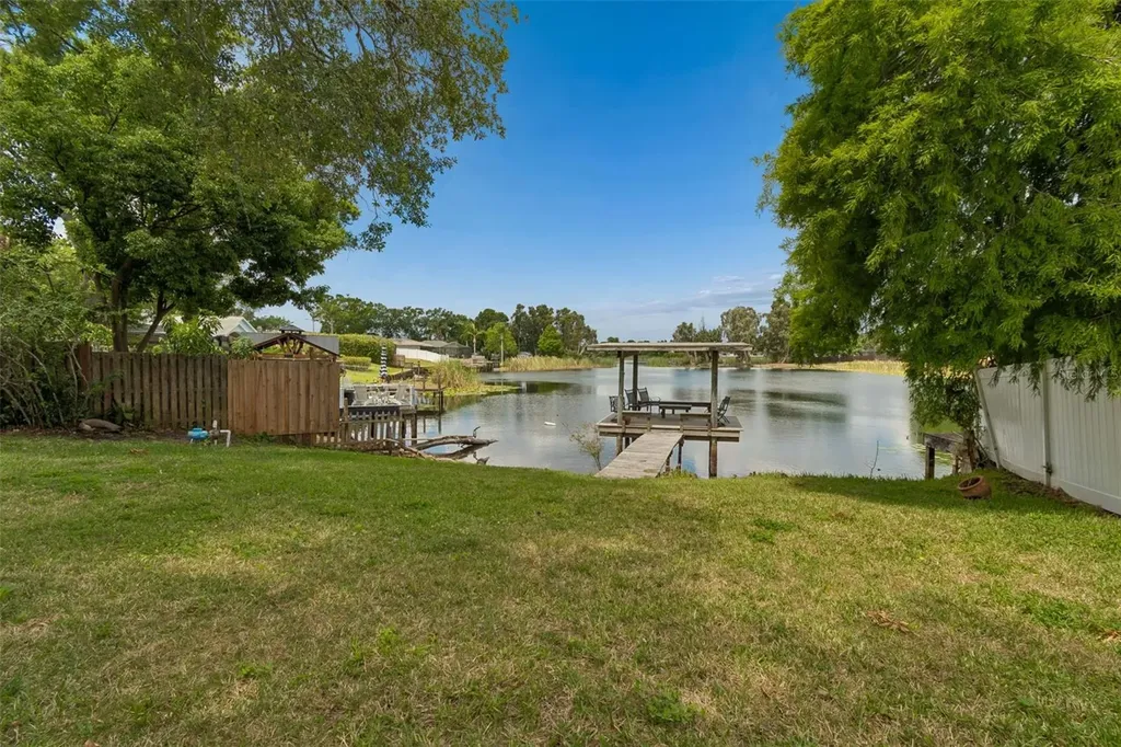 13338 Lake George Lane Tampa FL 33618