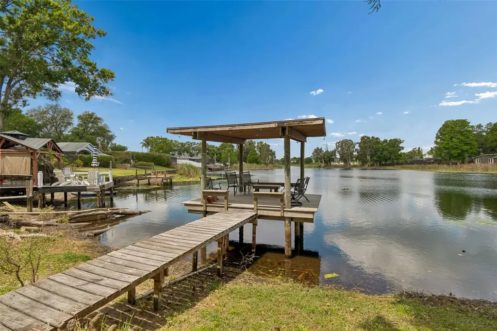 13338 Lake George Lane Tampa FL 33618
