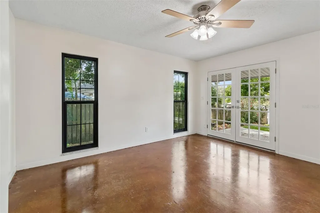13338 Lake George Lane Tampa FL 33618