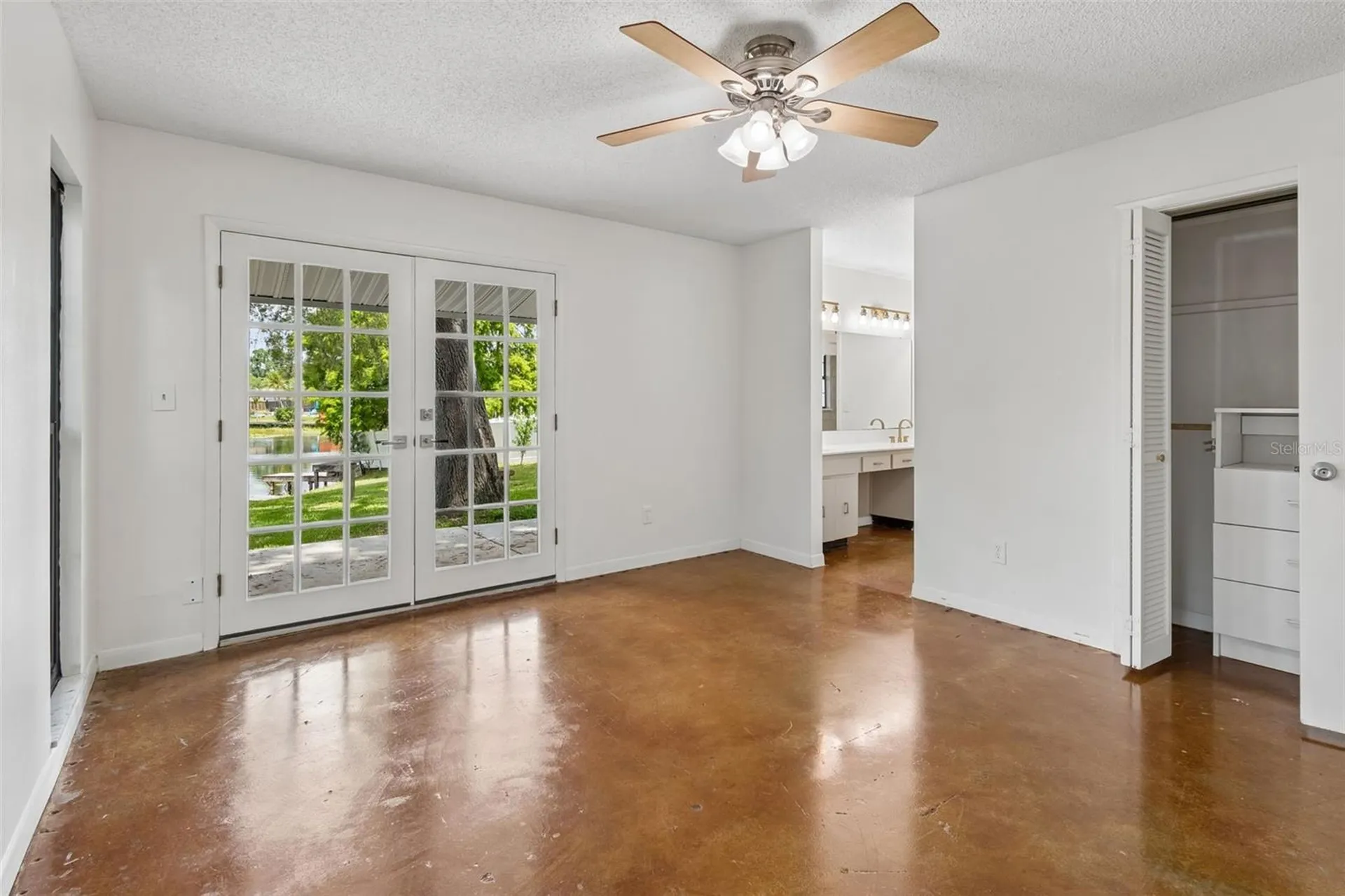 13338 Lake George Lane Tampa FL 33618