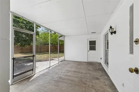 13338 Lake George Lane Tampa FL 33618