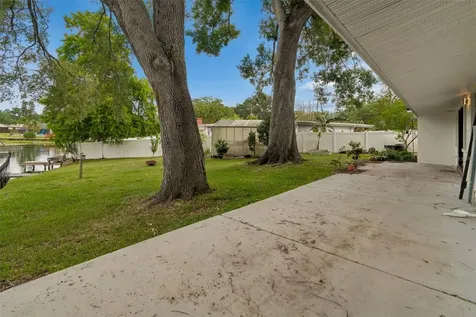 13338 Lake George Lane Tampa FL 33618