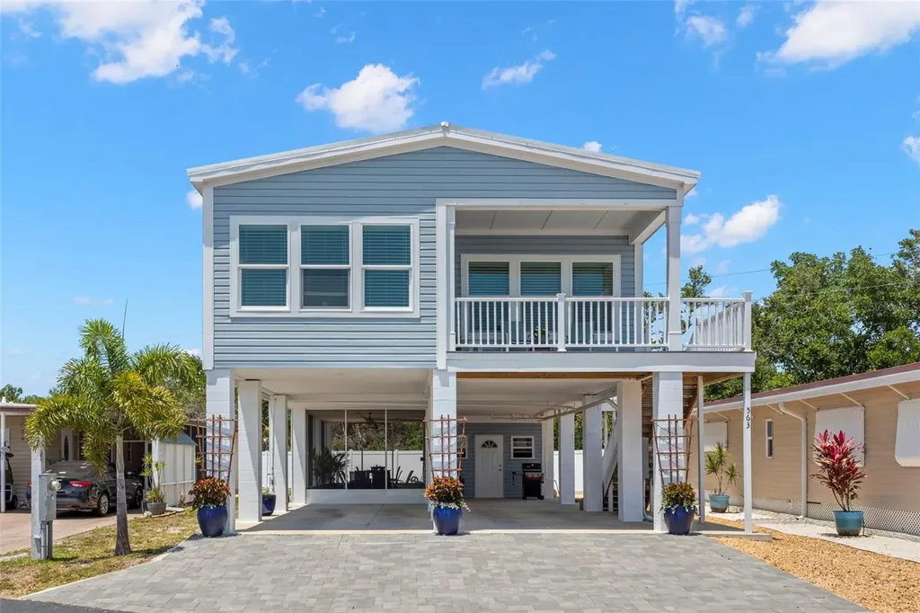 563 Mount Piney Avenue NE St Petersburg FL 33702