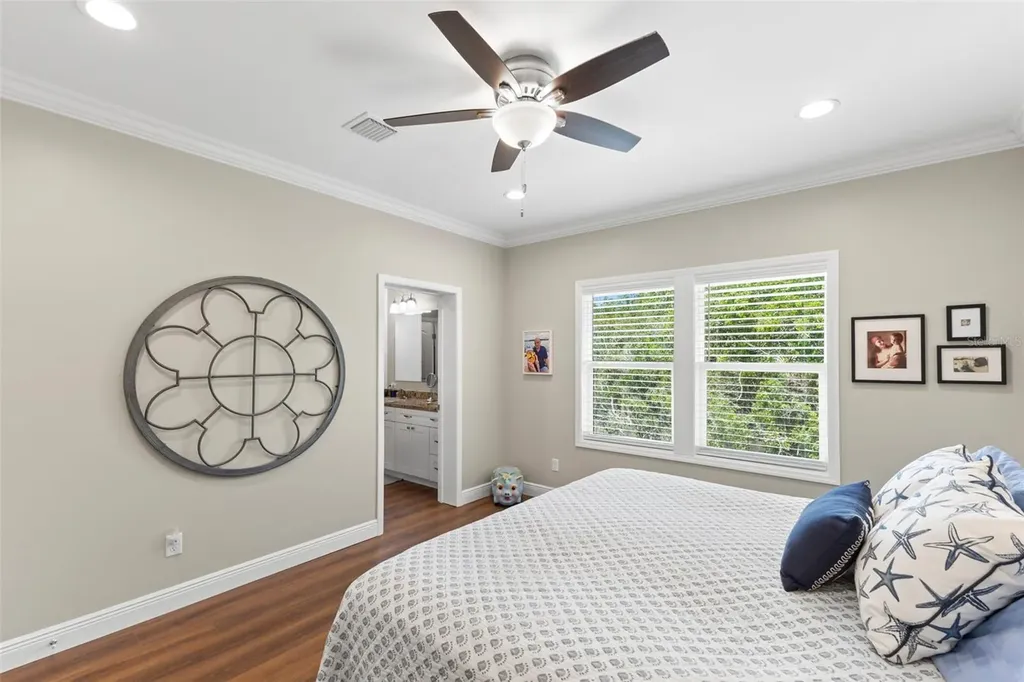 563 Mount Piney Avenue NE St Petersburg FL 33702