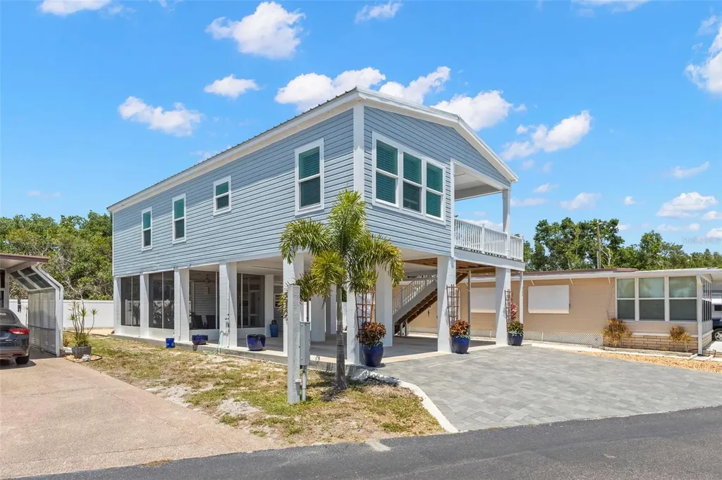 563 Mount Piney Avenue NE St Petersburg FL 33702