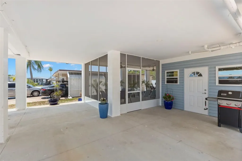 563 Mount Piney Avenue NE St Petersburg FL 33702