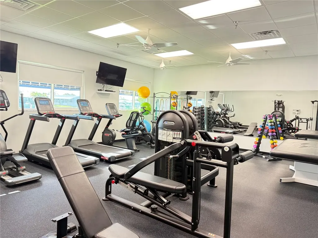 563 Mount Piney Avenue NE St Petersburg FL 33702