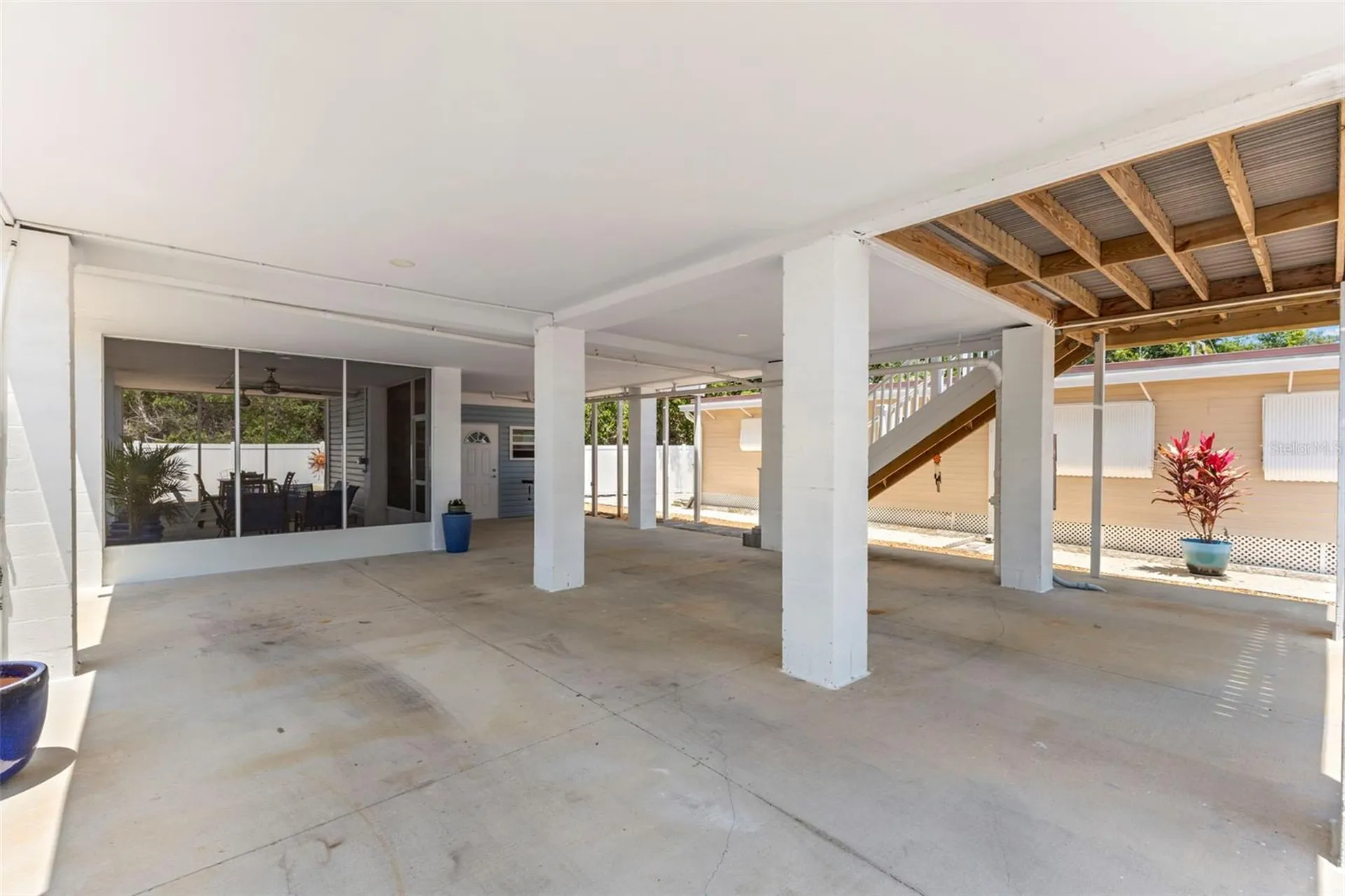 563 Mount Piney Avenue NE St Petersburg FL 33702