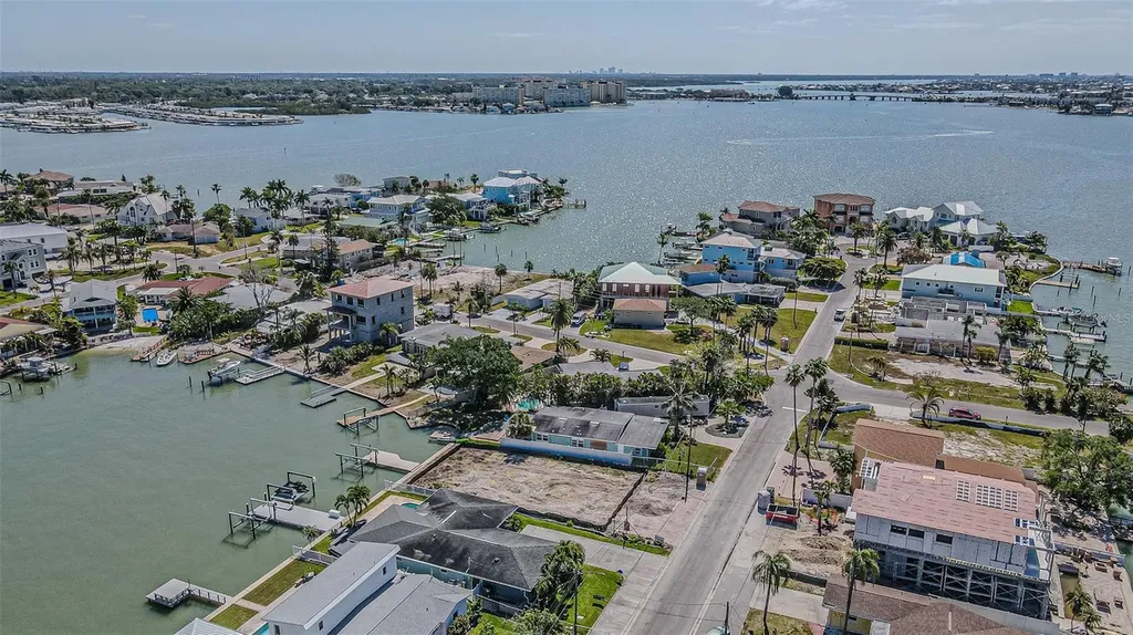 16101 4th Street E Redington Beach FL 33708