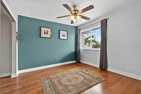6537 Cape Hatteras Way NE St Petersburg FL 33702