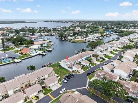 6537 Cape Hatteras Way NE St Petersburg FL 33702