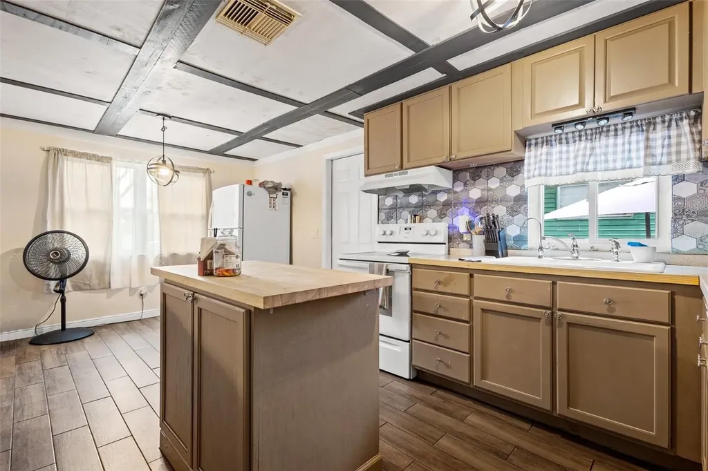 2526 26th Street S St Petersburg FL 33712