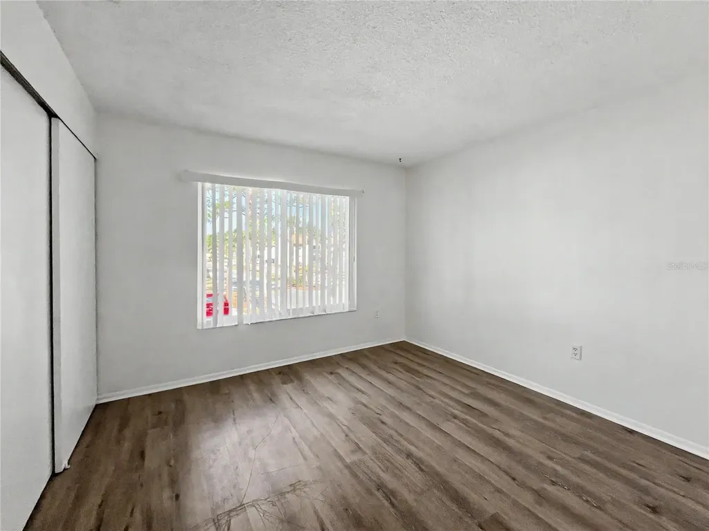 2752 Hidden Lake Boulevard Sarasota FL 34237