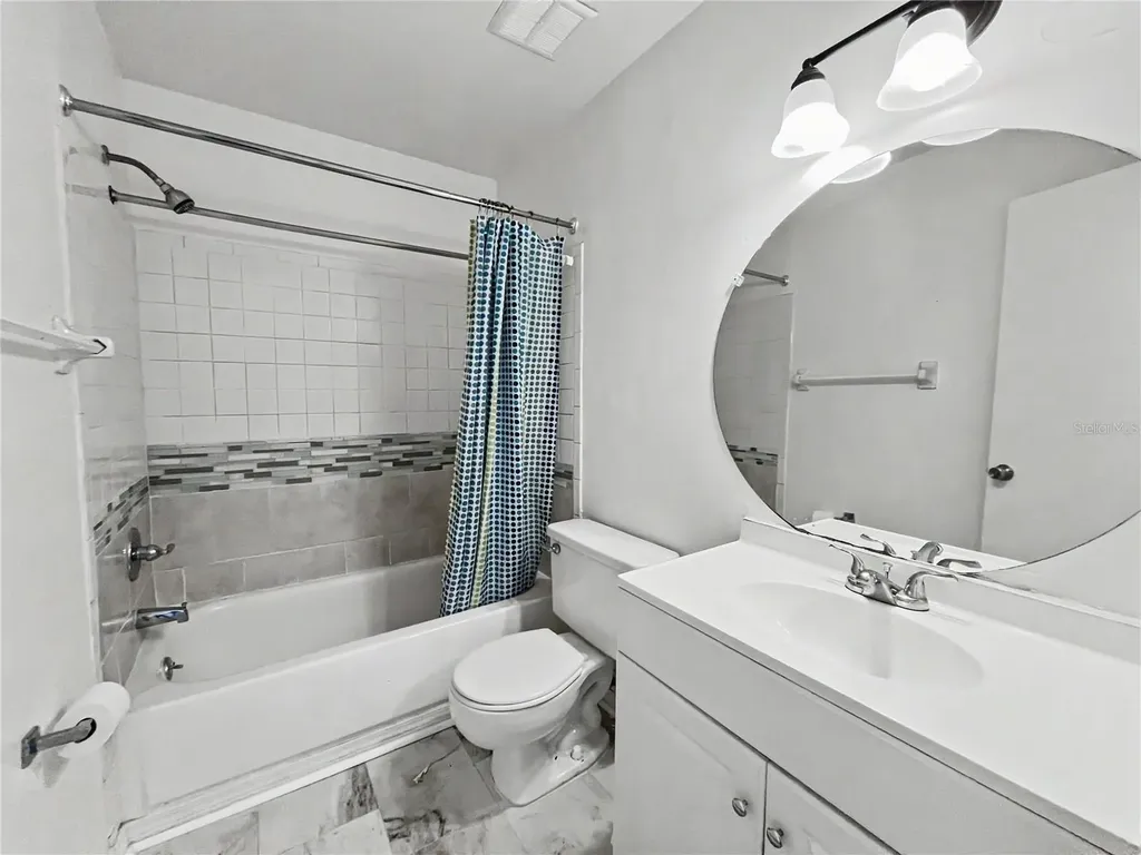 2752 Hidden Lake Boulevard Sarasota FL 34237