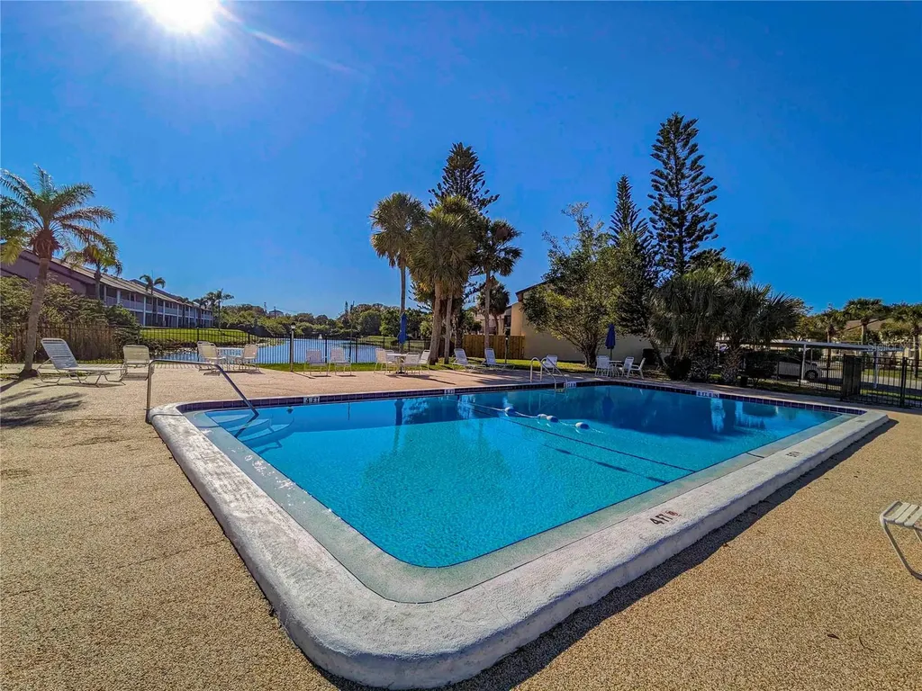 2752 Hidden Lake Boulevard Sarasota FL 34237