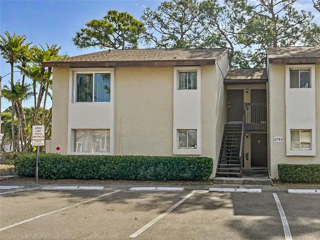 2752 Hidden Lake Boulevard Sarasota FL 34237