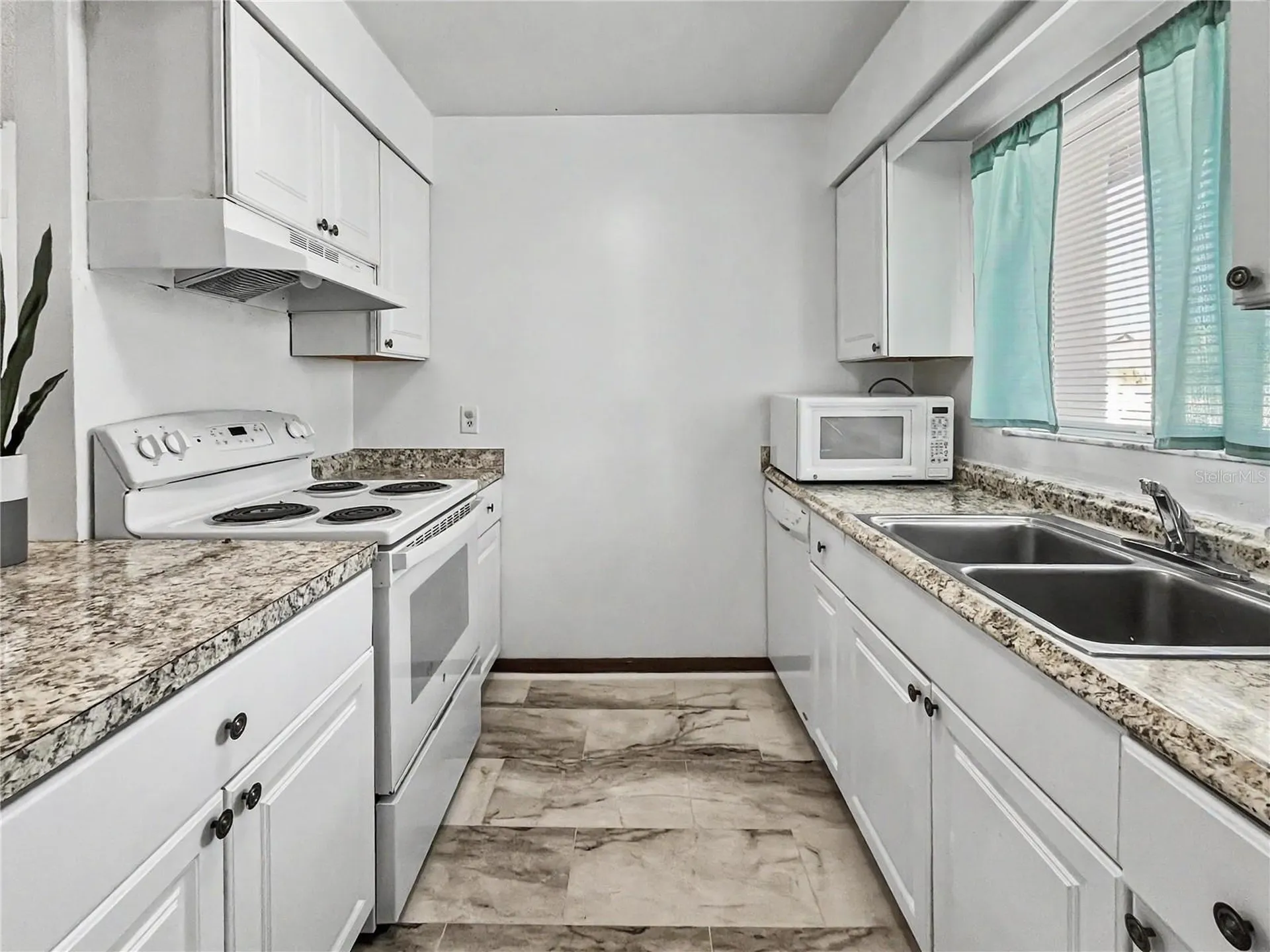 2752 Hidden Lake Boulevard Sarasota FL 34237
