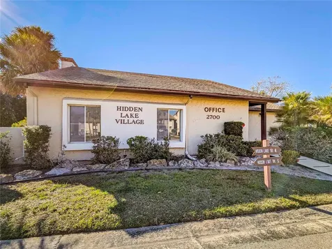 2752 Hidden Lake Boulevard Sarasota FL 34237