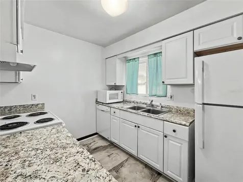 2752 Hidden Lake Boulevard Sarasota FL 34237