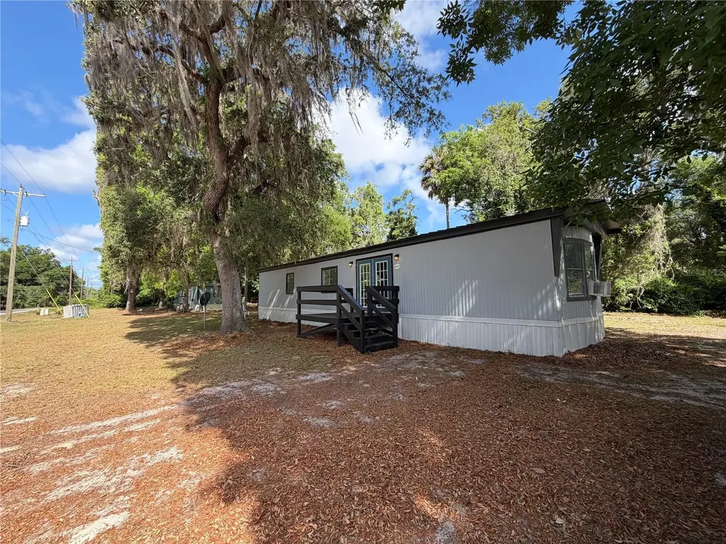 4605 NE 167th Place Citra FL 32113