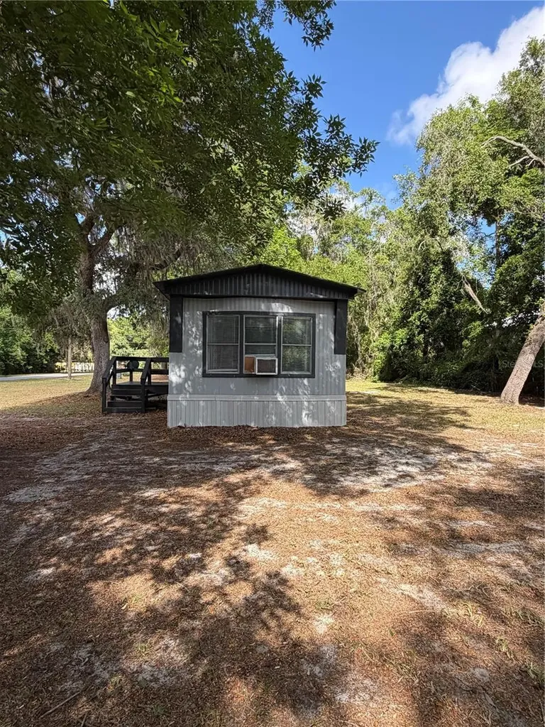 4605 NE 167th Place Citra FL 32113