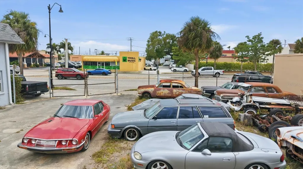 629 E Venice Avenue Venice FL 34285