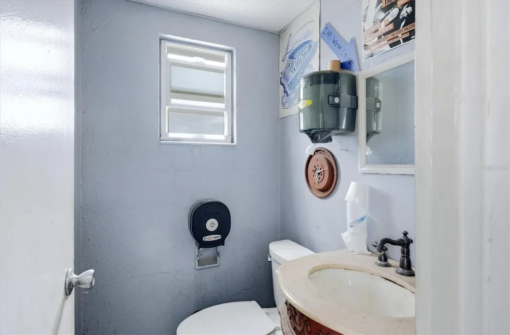 629 E Venice Avenue Venice FL 34285