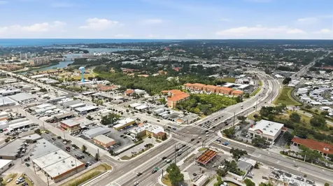 629 E Venice Avenue Venice FL 34285