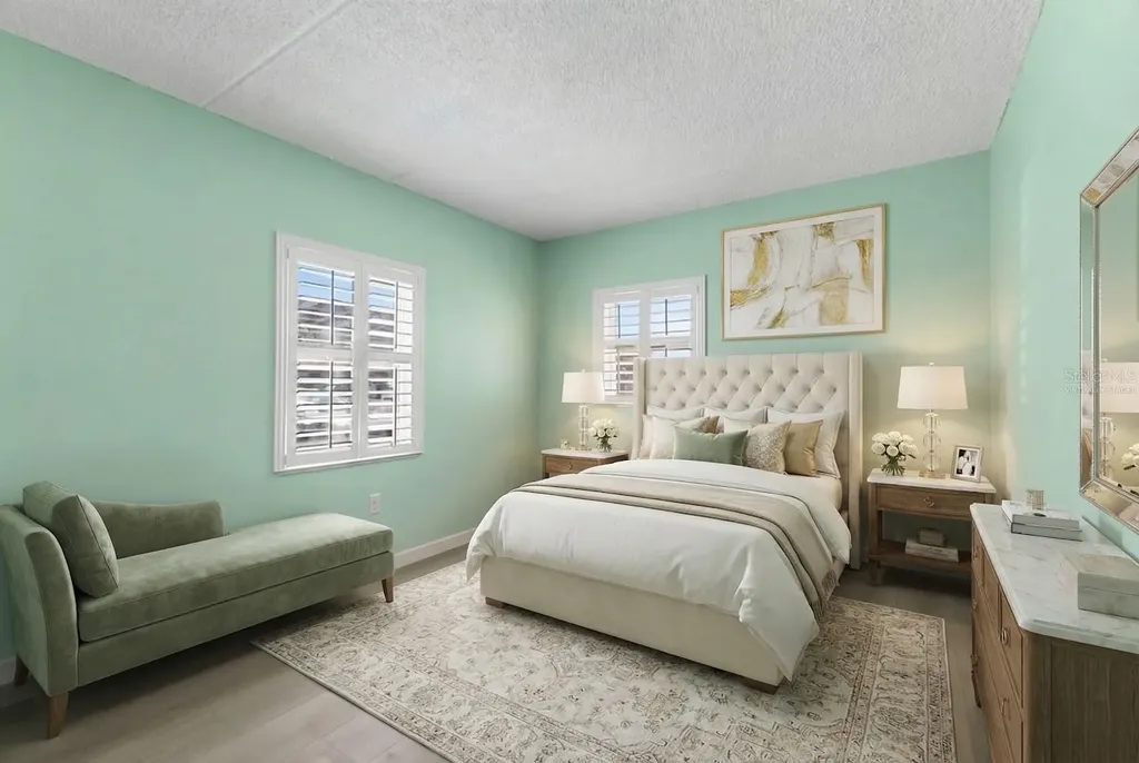 1153 Rue Des Rois South Pasadena FL 33707