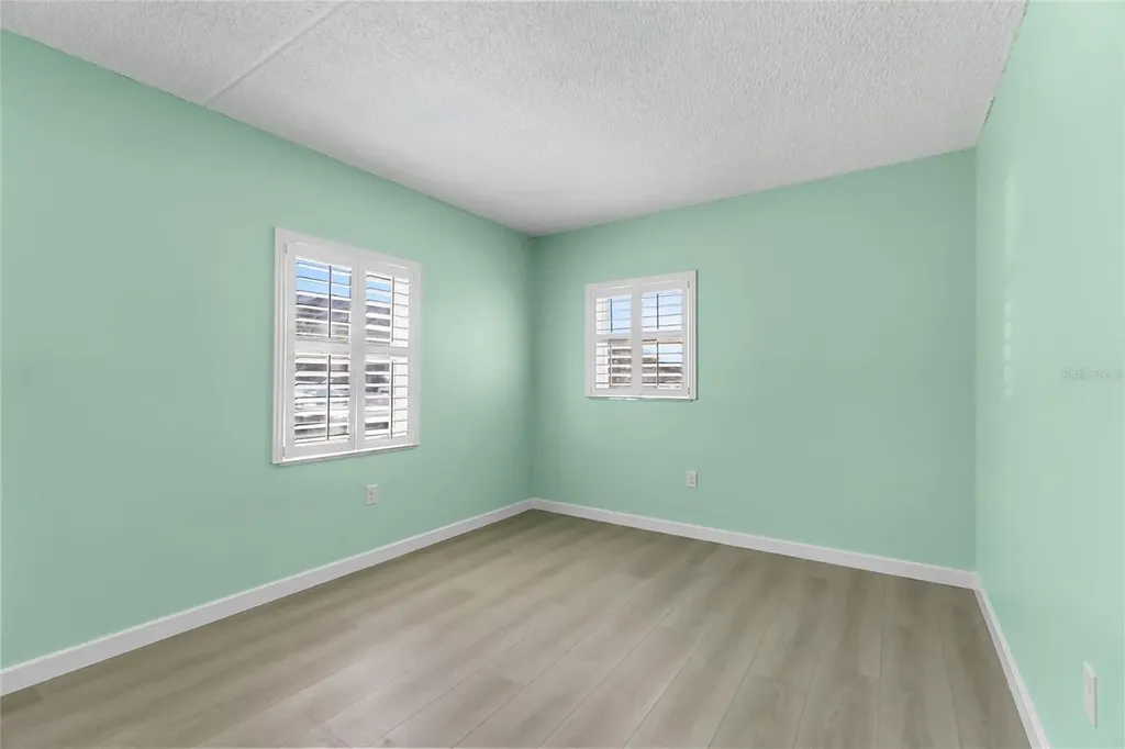 1153 Rue Des Rois South Pasadena FL 33707