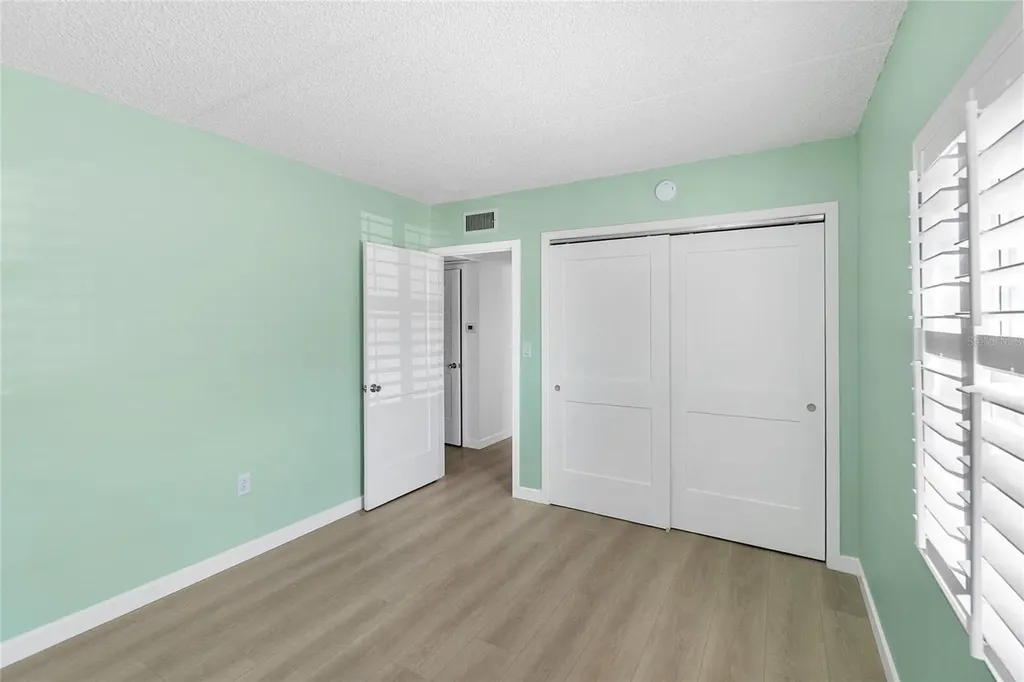 1153 Rue Des Rois South Pasadena FL 33707