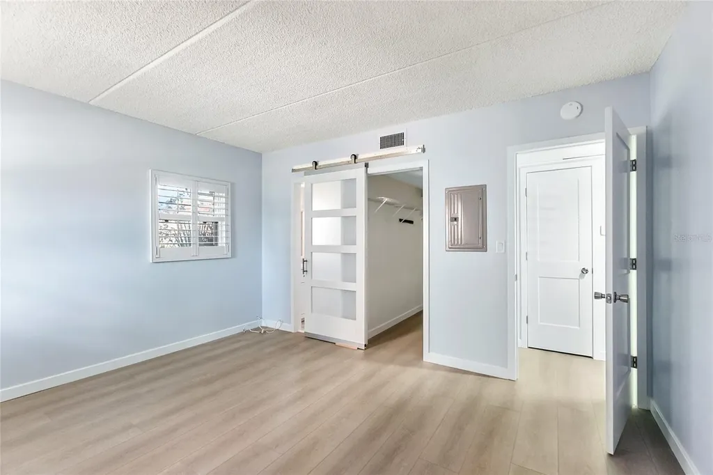 1153 Rue Des Rois South Pasadena FL 33707