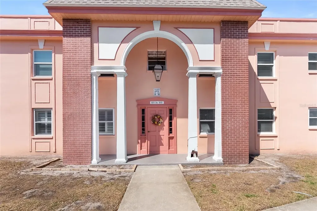 1153 Rue Des Rois South Pasadena FL 33707