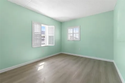 1153 Rue Des Rois South Pasadena FL 33707