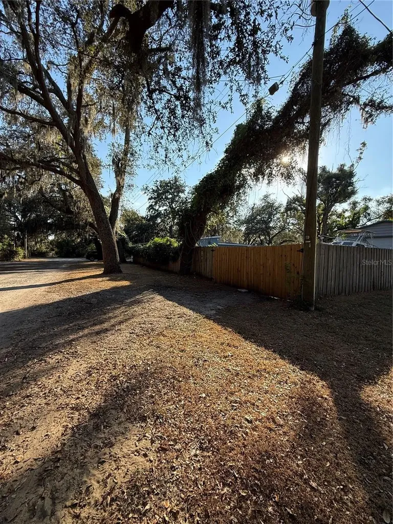 Lakeside Drive Brandon FL 33510