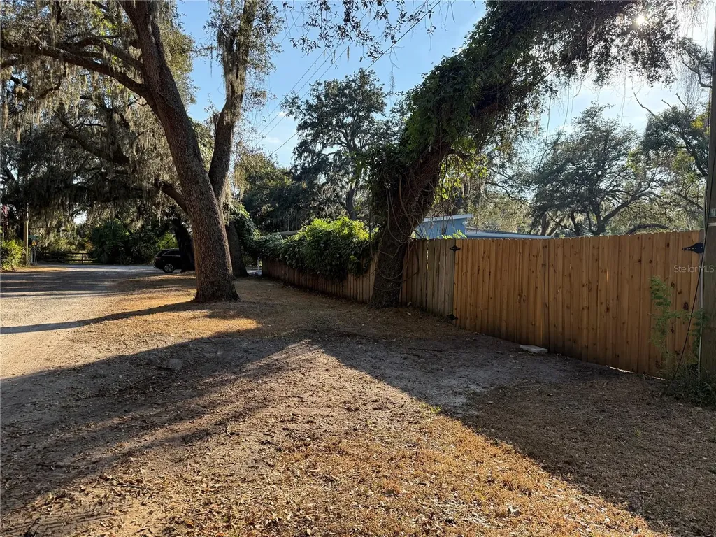 Lakeside Drive Brandon FL 33510