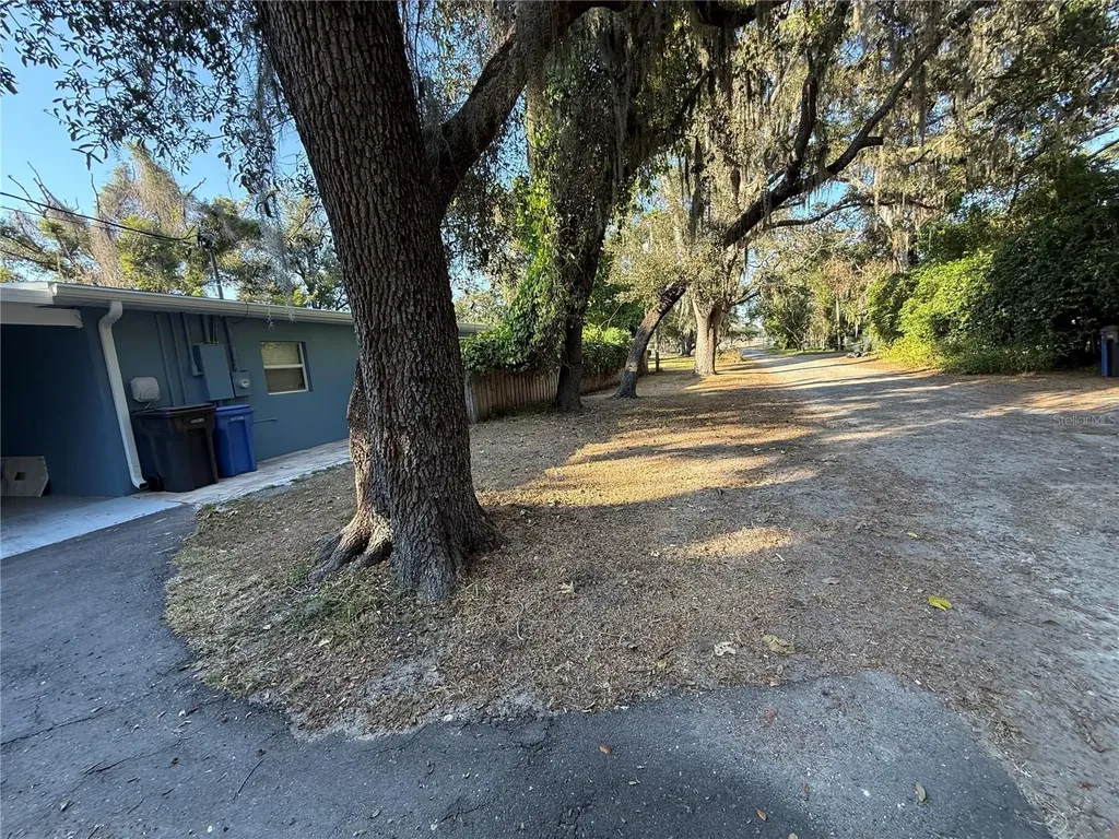 Lakeside Drive Brandon FL 33510