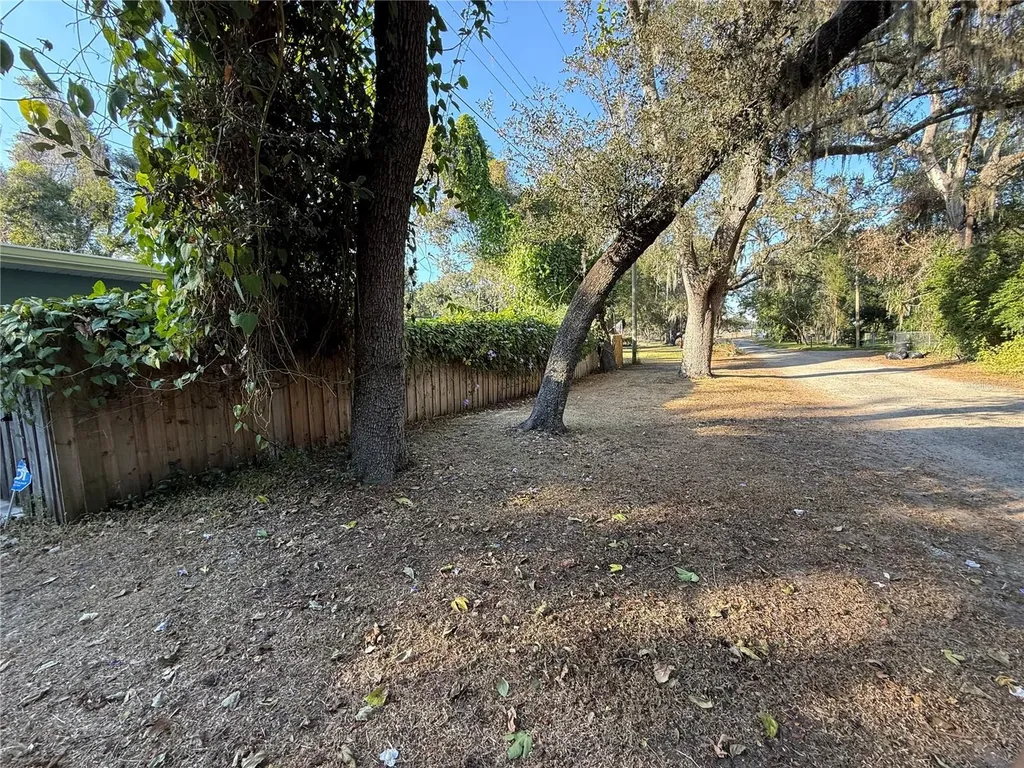 Lakeside Drive Brandon FL 33510