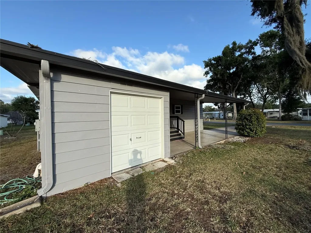 27 S Bobwhite Road Wildwood FL 34785