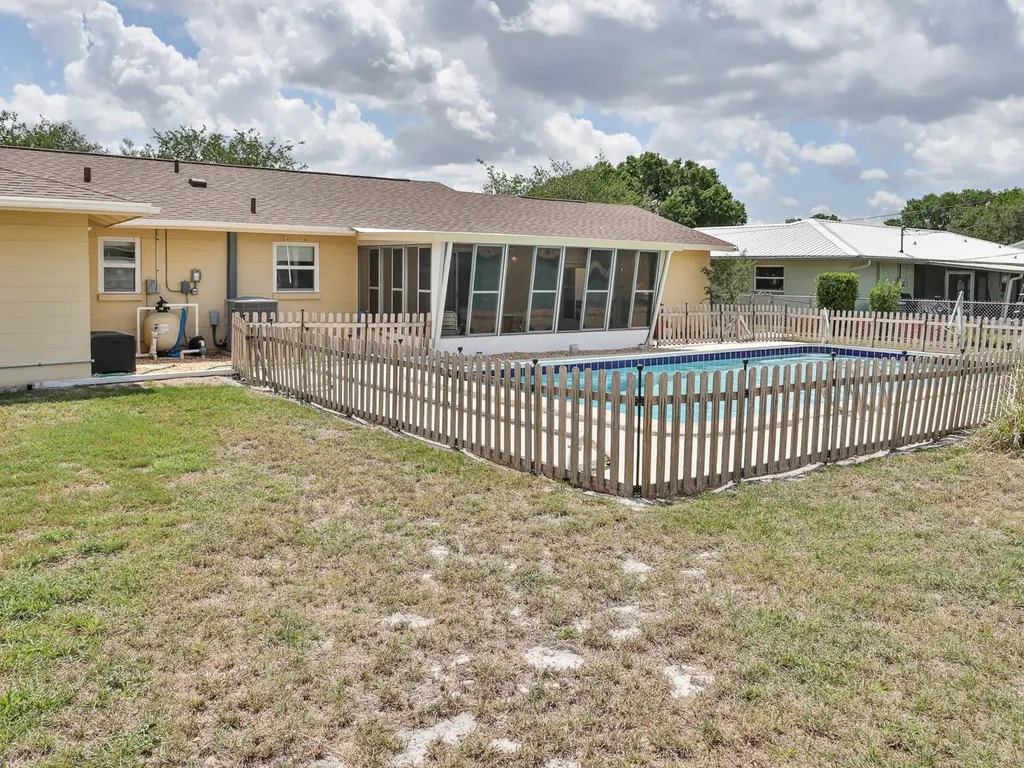 4834 Easton Street Lake Wales FL 33859