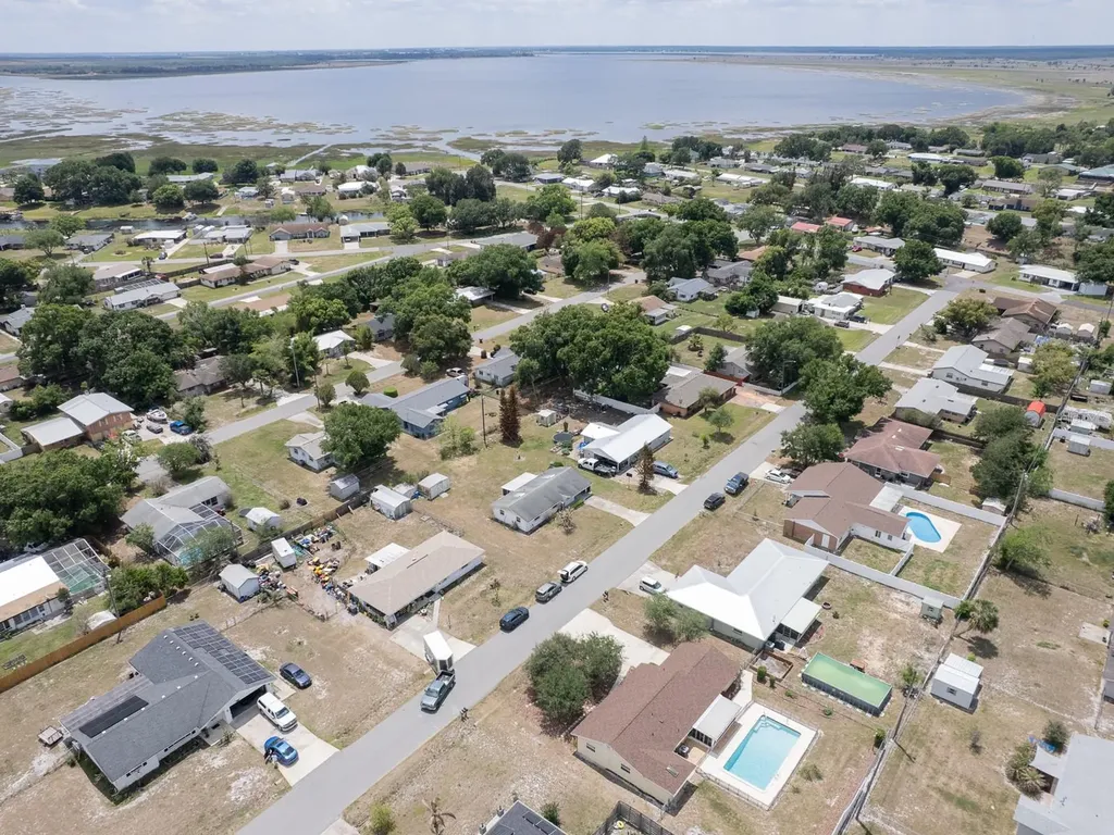 4834 Easton Street Lake Wales FL 33859