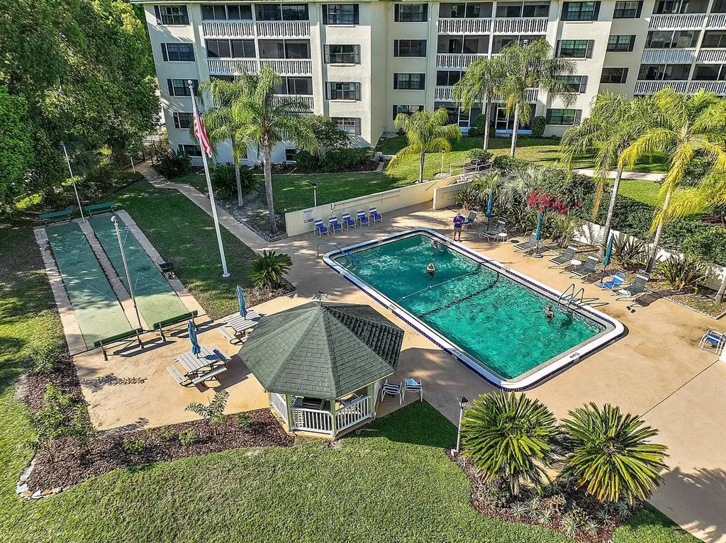 101 N Grandview Street Mount Dora FL 32757