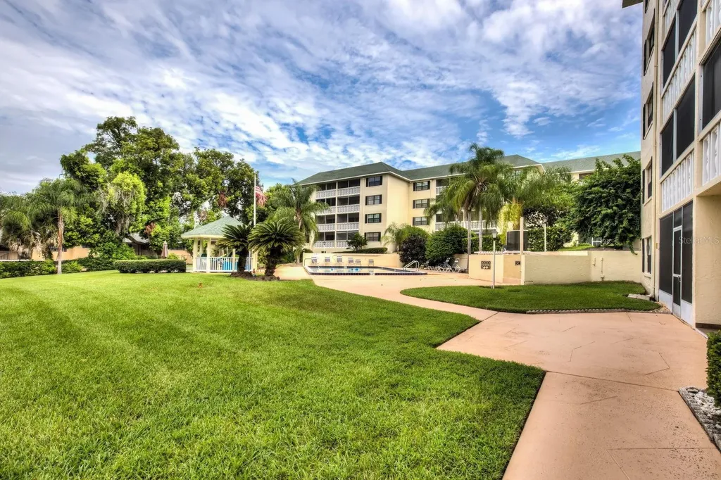 101 N Grandview Street Mount Dora FL 32757