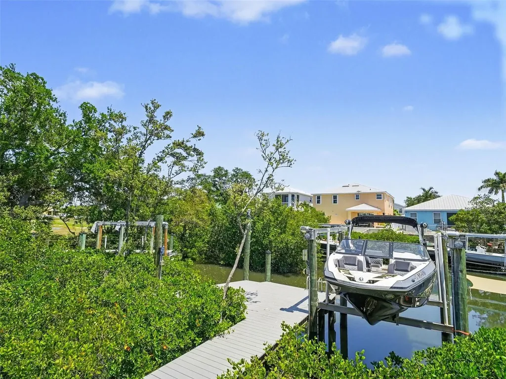 6417 Key Island Avenue Apollo Beach FL 33572