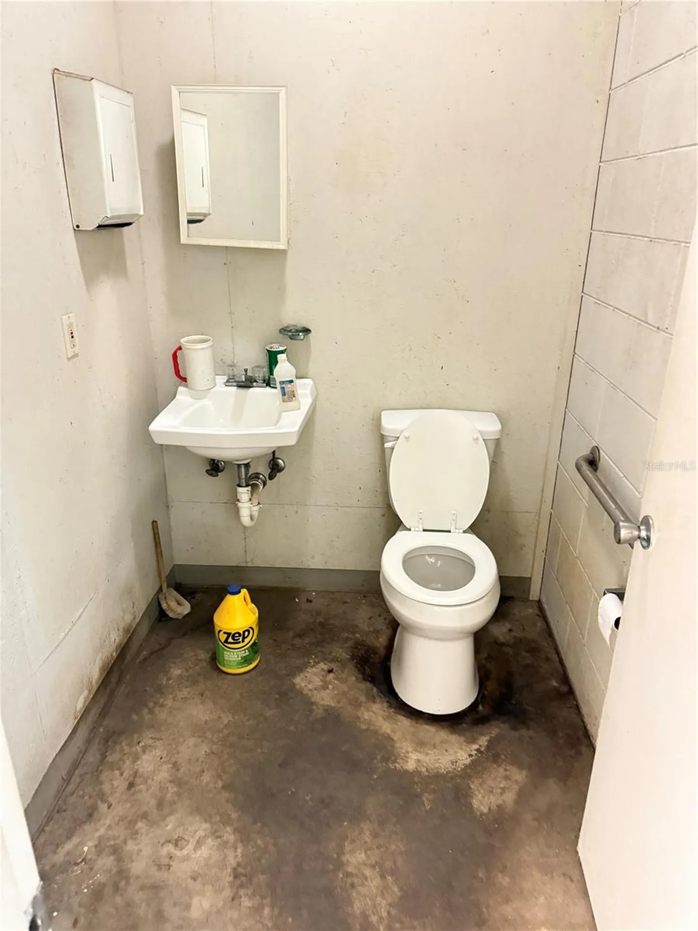 2265 N Magnolia Avenue Ocala FL 34475