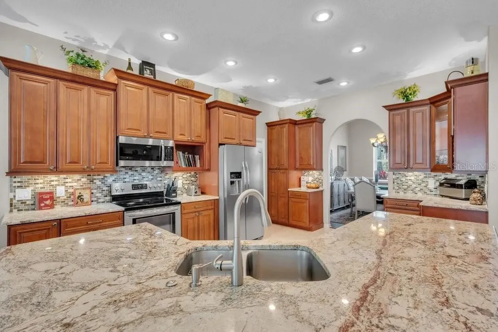 2221 Valrico Forest Drive Valrico FL 33594